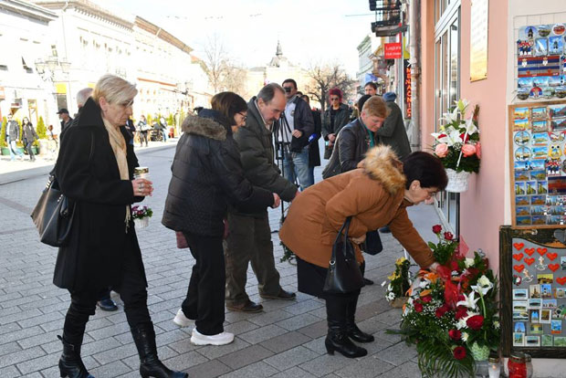 Младост осморо људи прекинута је у пожару: Сећање на трагично настрадале младиће и девојке у новосадском кафићу Лаунџ 